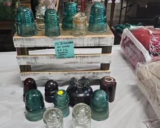 INSULATOR LOT