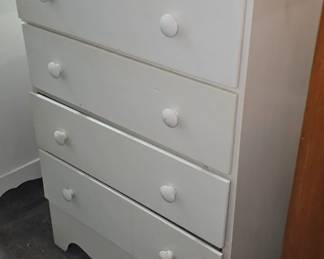 DRESSER