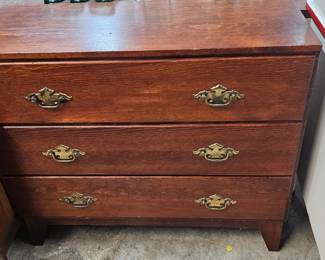DRESSER