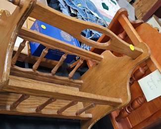 MAGAZINE RACK