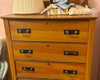 Second dresser of the set