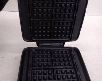 DASH No-Drip Waffle Maker