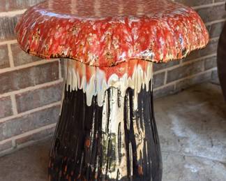 MCM Mushroom stand