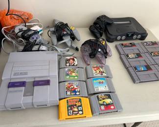 Nintendo consoles & games