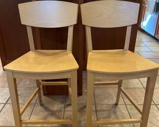 2 barstools
