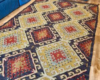 5’3” x 7’ 10” woven rug