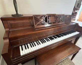console piano