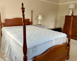Full size 4 poster bed & Sealy mattress
