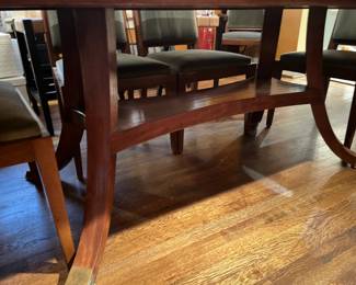 closeup of the table base.