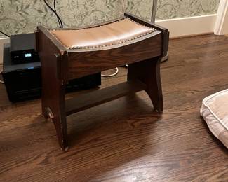 another view of the footstool