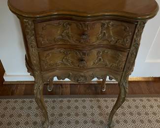 close up of the nightstands