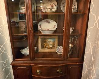 Gorgeous antique china cabinet from the 1920s (without contents pictured) in great condition given its 100 years old, 1 piece - $50