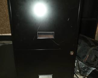 Lockable filing cabinet - $10!