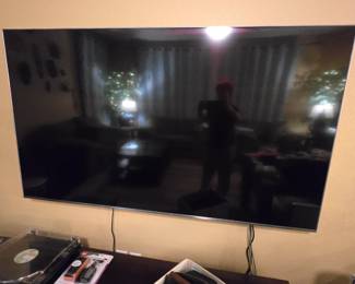 75" Samsung QLED for sale with tilt and pivot wall mount 