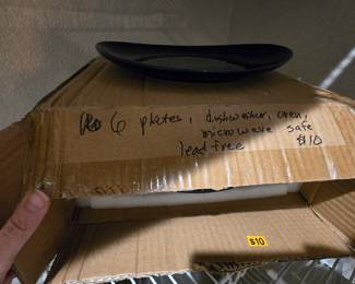 Set of 6 deep blue plates that are microwave, dishwasher, & toaster oven safe - $10!!