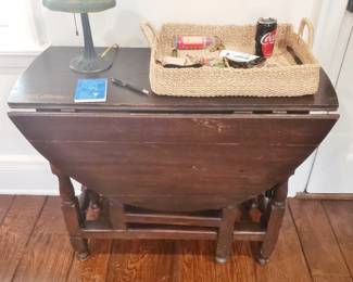 Antique Dark Oak Gate-Leg Table