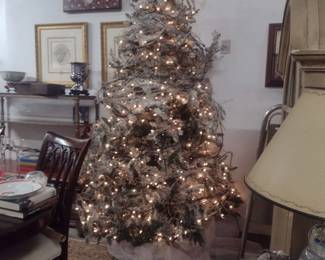 Flocked 9.5’ free air premium picks for toppers and rock crystal on twigs for wrap around and silver vine for wrap around