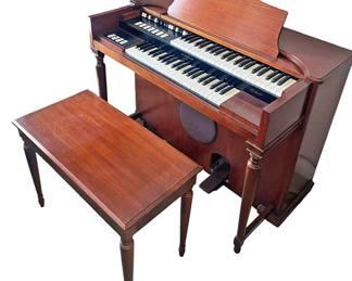 Hammond Organ With Wooden Bench 