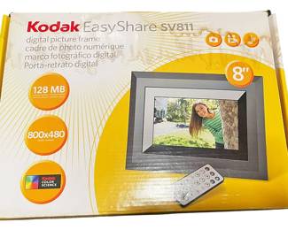 NEW Kodak Easy Share 8 in Digital Pic Frame 