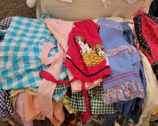 Vintage aprons at a low holiday price for making baking memories
