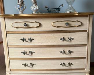 4 drawer chest