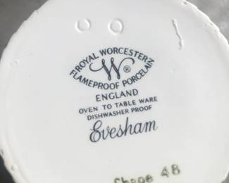 Royal Worcester china set "Evesham"