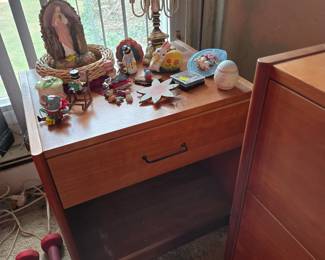 Bed side table