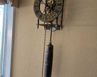 Wag on the wall (Clock)