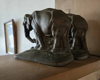 Elephant bookends