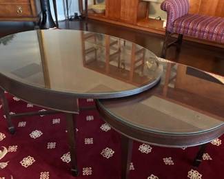 Set of 3 nesting coffee tables (glass top)