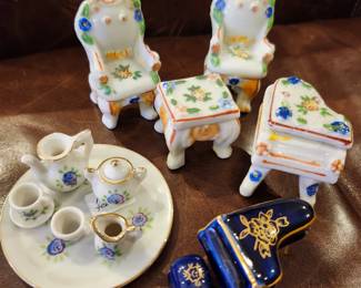 Dollhouse minitures