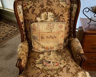 “Global” arm chairs