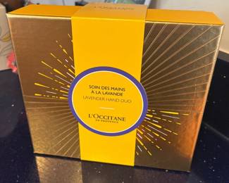 L'Occitane Fleurs De Cerisier Lavender Hand Duo 