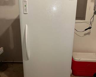 Frigidaire 13.7 Cu Ft Single Door Upright Freezer 