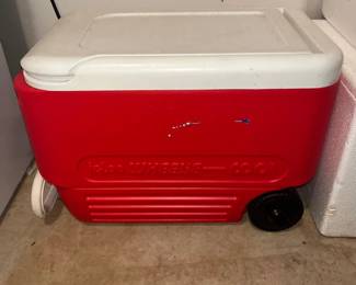 Igloo Wheelie Cool 38 Court Cooler 