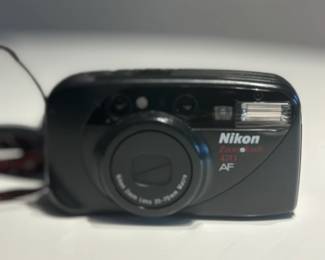 Camera Point-and-Shoot (Nikon)
