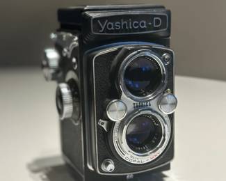 Camera (Yashica-D Medium Format) 