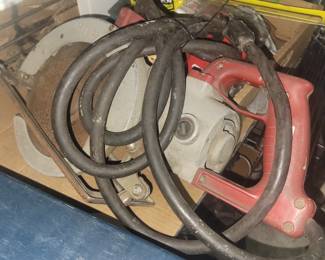 Worm drive Milwaukee saw. Heavy duty.
