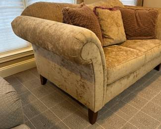 R79 - $175 - Loveseat measures 6' long x 3' deep x 3' tall. No name - excellent condition. Includes Throw Pillows.