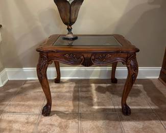 R86 - $30 - Single Small Side Table measures 24" x 28" x 20.5" tall. Sturdy - gently used.