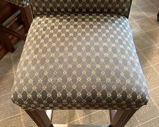 R99 - $100 - Set of 4 Counter Height Bar Stools. Measures 31" to seat. 44" floor to top of back. Gentle use - all are sturdy. All have some wear where feet rest.