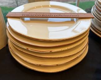 R135 - $120 - Set of 6 Vietri Plates. 11.75".