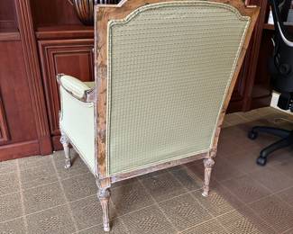 R87 - $175 - Single Side Chair. Measures 27" wide x 29" deep x 38.5" tall. Excellent Condition with a down filled cushion.