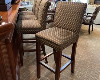 R99 - $100 - Set of 4 Counter Height Bar Stools. Measures 31" to seat. 44" floor to top of back. Gentle use - all are sturdy. All have some wear where feet rest.