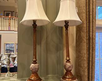 R125 - $30 - PAIR of Table Lamps. Measures 29.5" tall.