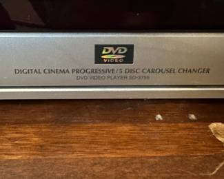 R108 - $40 - Toshiba DVD 5 Disc Changer SD-3755