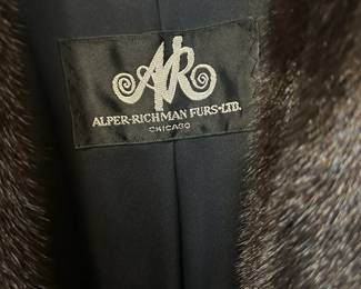 R51 - $200 - Alper-Richman Furs Chicago. Black Willow. Natural Ranch Mink. By John Adkins. No size tag but I would say if fits like a Medium.