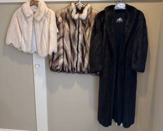 OVERVIEW - Alper-Richman Furs Chicago. All appear to be in excellent condition - have always been stored in the home/climate controlled.
