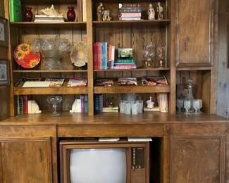 CURTIS MATHEWS CONSOLE TV