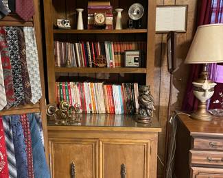 THIS IS A BOOK SHELF THAT IS FOR SALE 